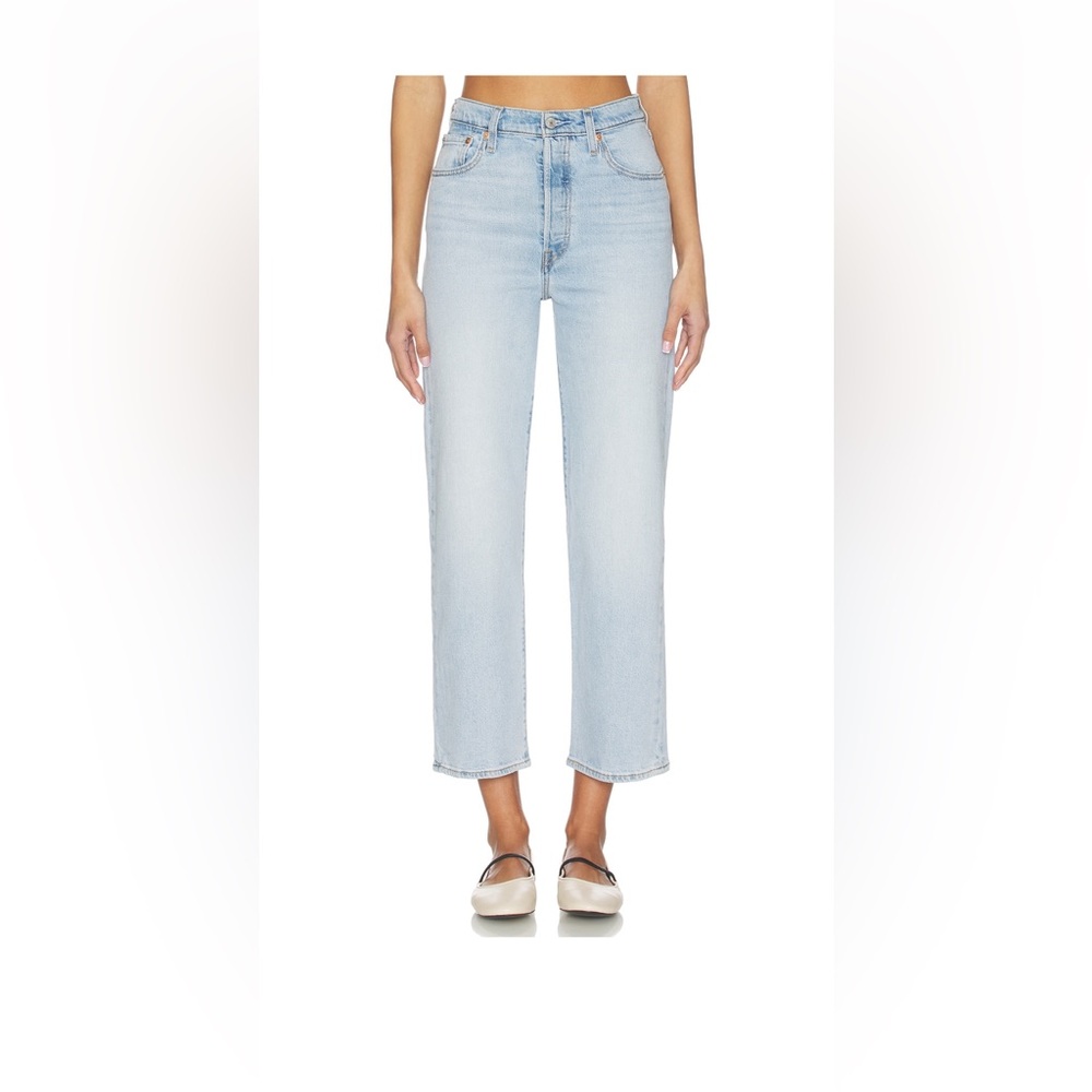 Levi’s rib cage straight ankle 26X27 light wash